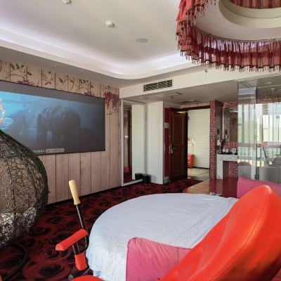 浪漫情侶房影院大床房 中山愛百得藝術酒店優惠