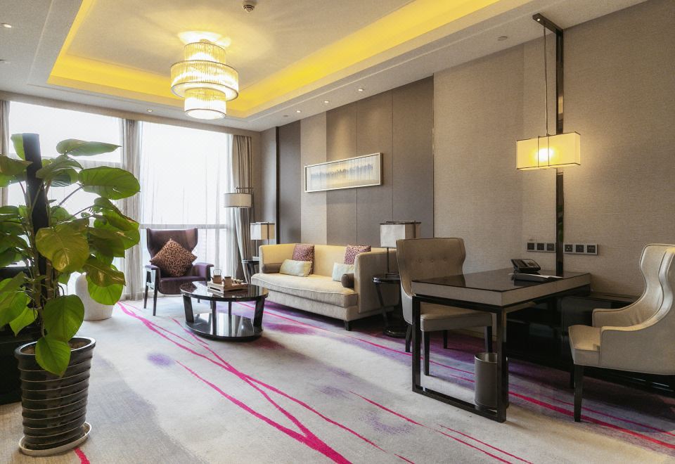 大使套房（独立会客厅+吧枱+超大衣帽间+书房）