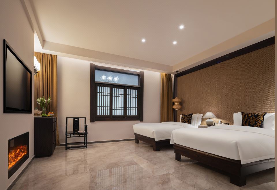 Elegant 2-bed Room