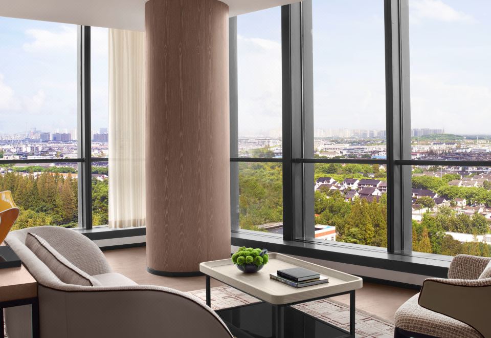 The Ritz-Carlton, SuzhouClub Panorama Studio Room, Gusu View, King Bed