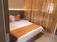 Tanying Yiju Homestay (Longtan Ancient Town)
