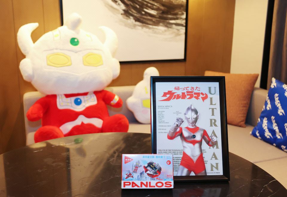 Sheraton Ningbo Xiangshan ResortUltraman Themed Sea-View Family Twin Bed Room