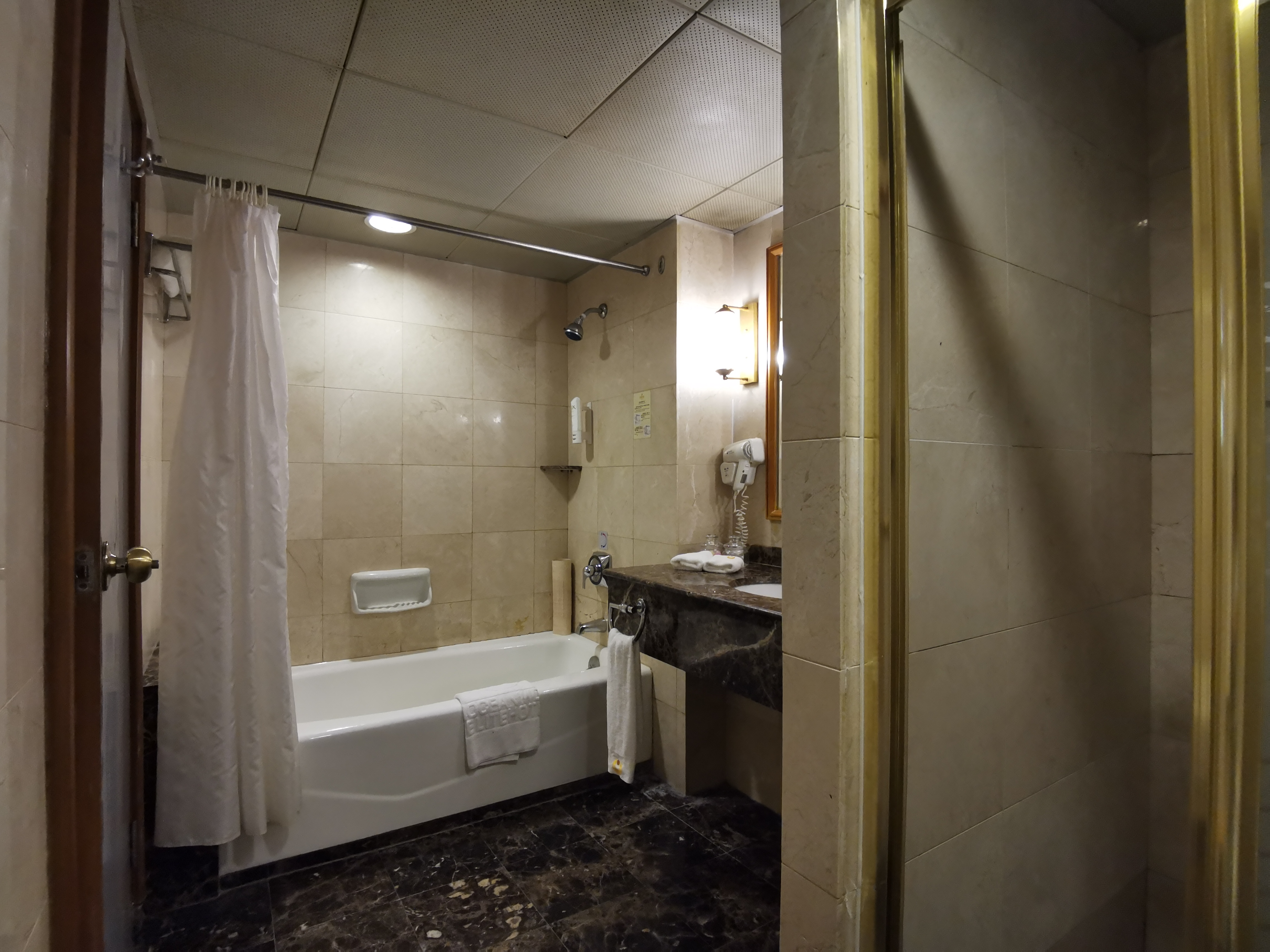 商务侧海景大床房