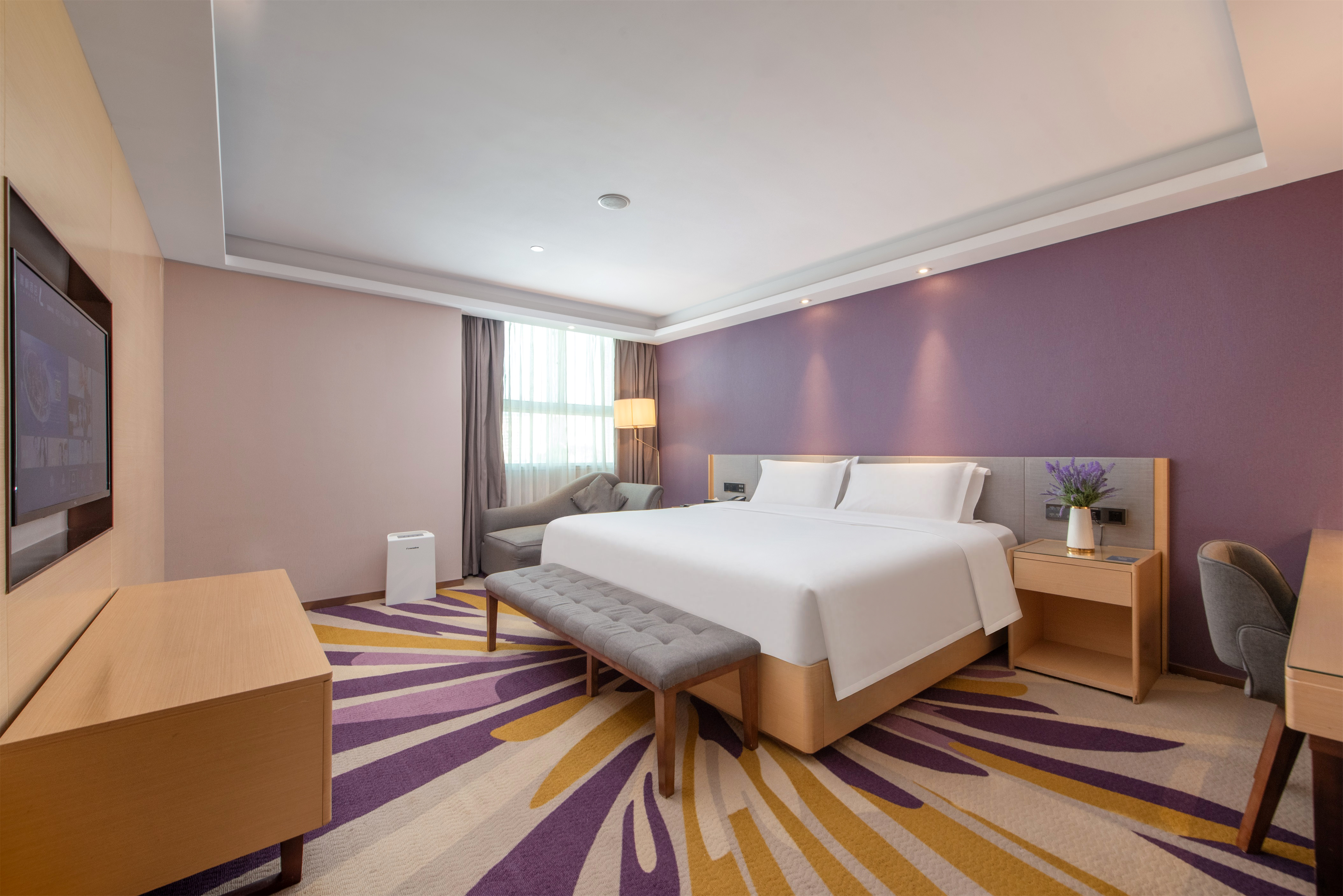 Lavande Hotel (Huawei Gangtou Metro Station)行政大床房 [慵懒贵妃椅+浴缸泡澡＋生日礼布置]