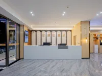 Luhe Yuelong Hotel Hotels in Luhe
