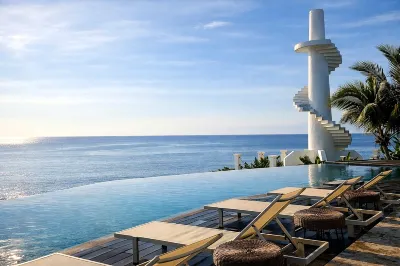 Trogon's Perch Clifftop Oceanfront Resort Hotels in 