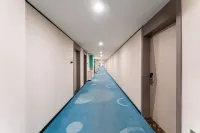 Ginza Jiayi Light House Hotel (Linyi Yingbin Road Rongsheng Shopping Center)