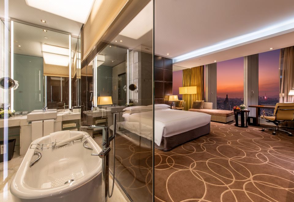 InterContinental NanjingExecutive Deluxe Room - City-View (Double bed)