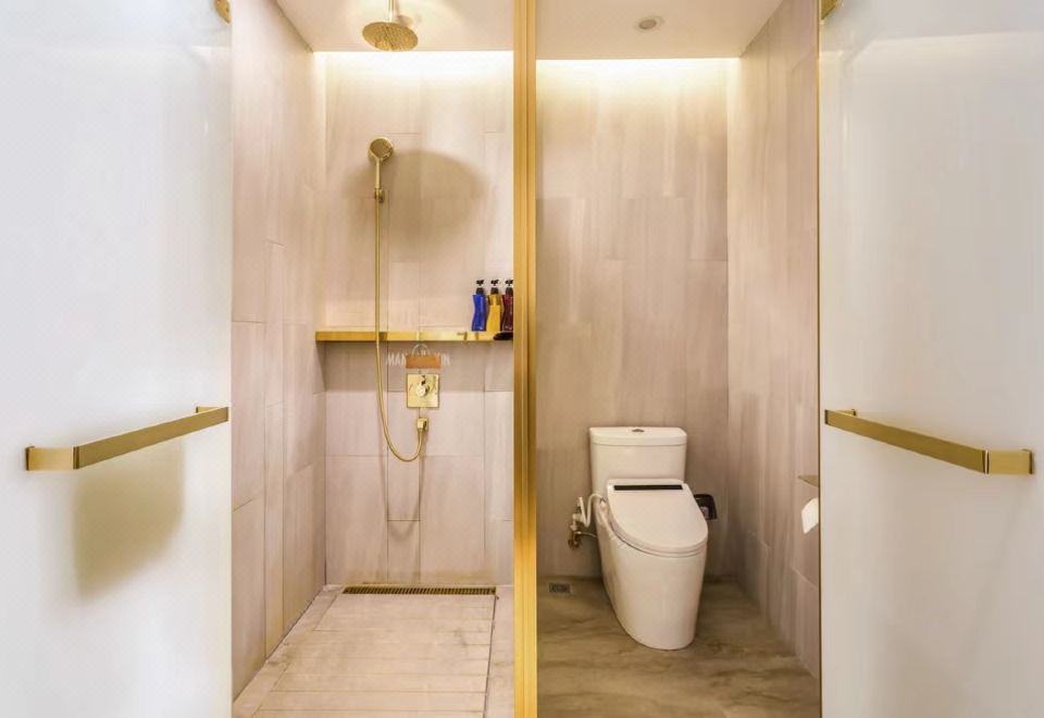 心悅高級大床房（智能客控+小冰箱）