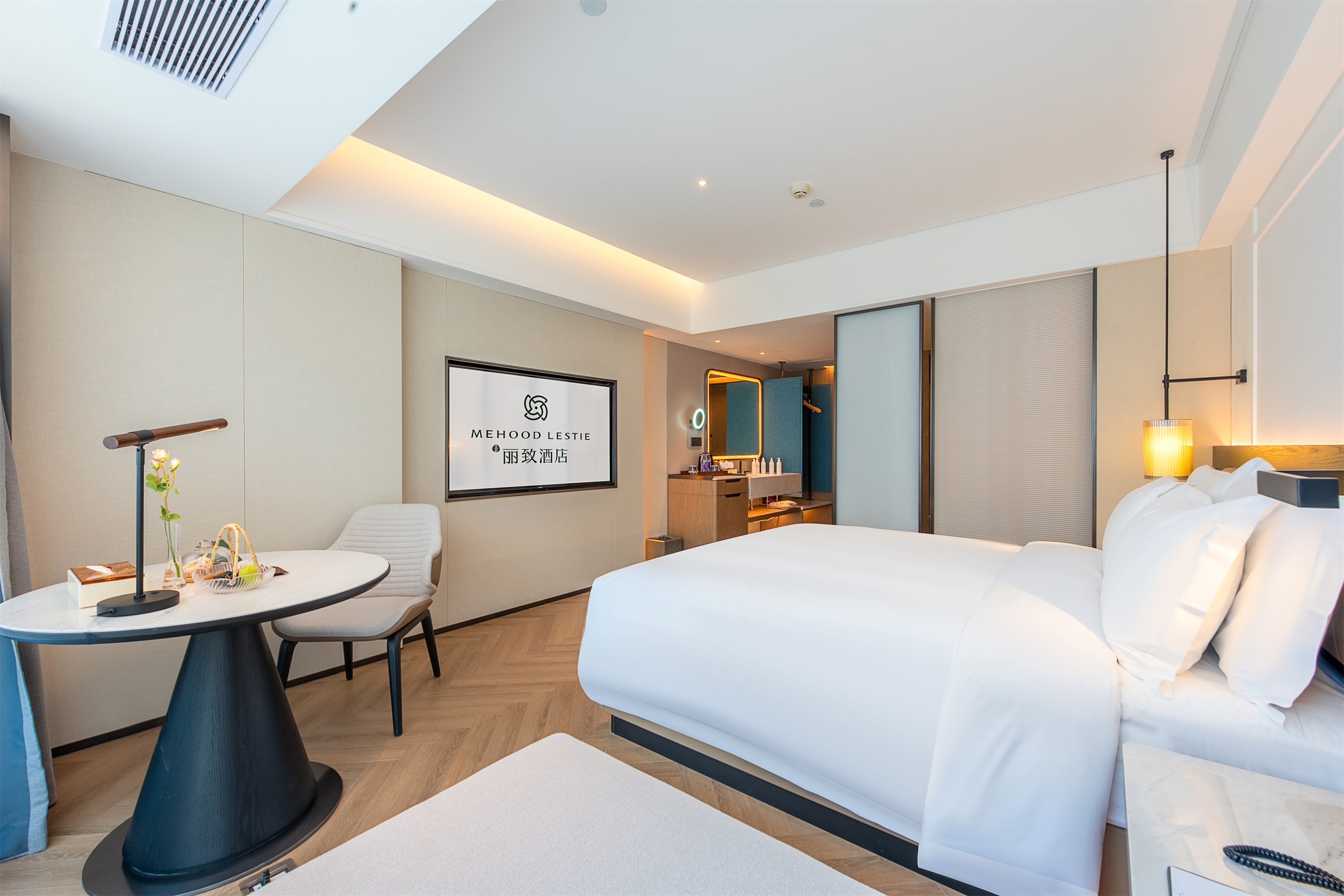 LESTIE Premium King Room