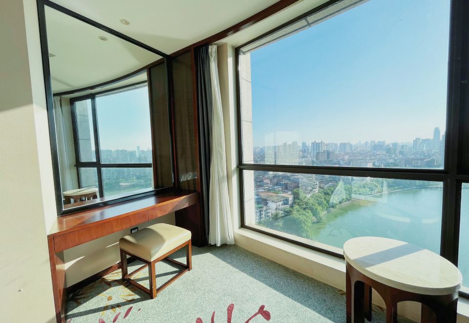 Queen Room With Balcony