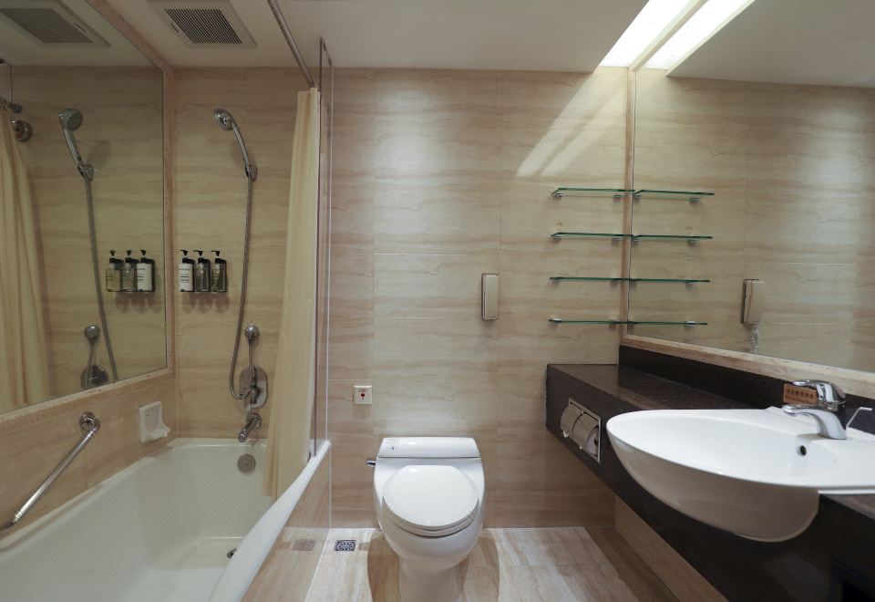 亲子特色阳光花园三卧家庭套房