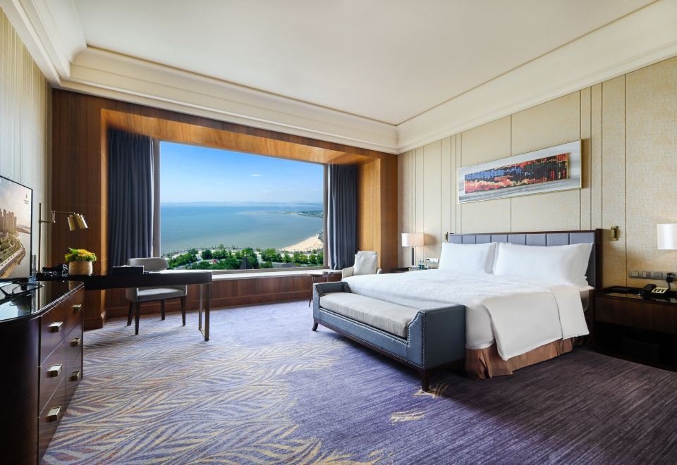 Chateau Star River QingdaoExecutive Sea-view Queen Room