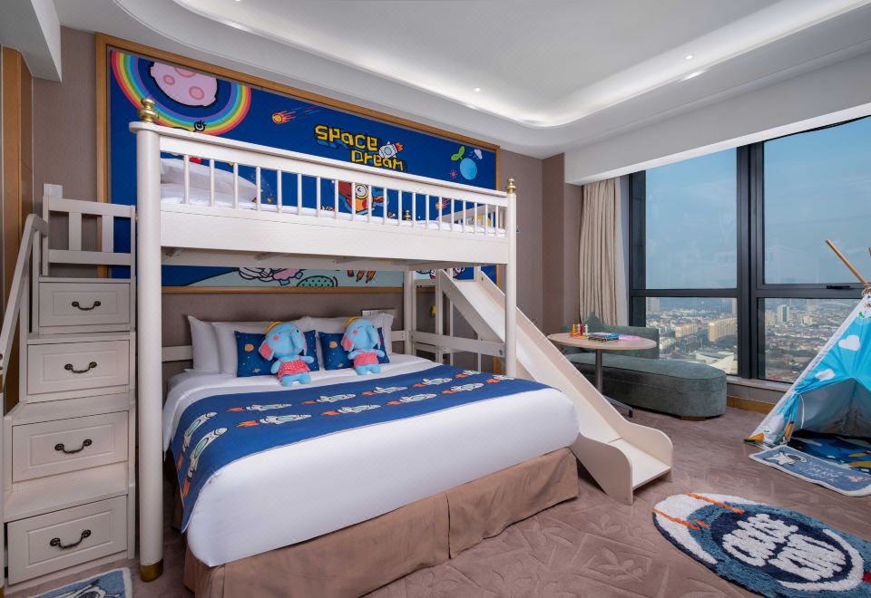 親子家庭房（上下鋪）