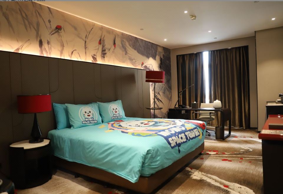 家庭套房（特大床+卡通主题+迷你小冰箱+双衞生间）