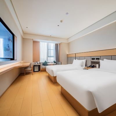 高級雙床房（電視投屏+淋浴頂噴+舒睡加濕器+小冰箱） 全季飯店（成都天府機場迎賓大道店）優惠