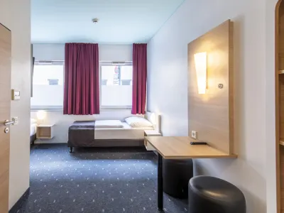 B&B HOTEL Nürnberg-City Hotels in der Nähe von Brunnen Ehekarussell