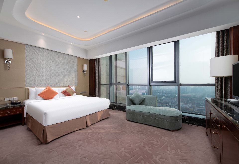 Wyndham Grand Plaza Royale Changsheng JiangyinDeluxe Queen Room