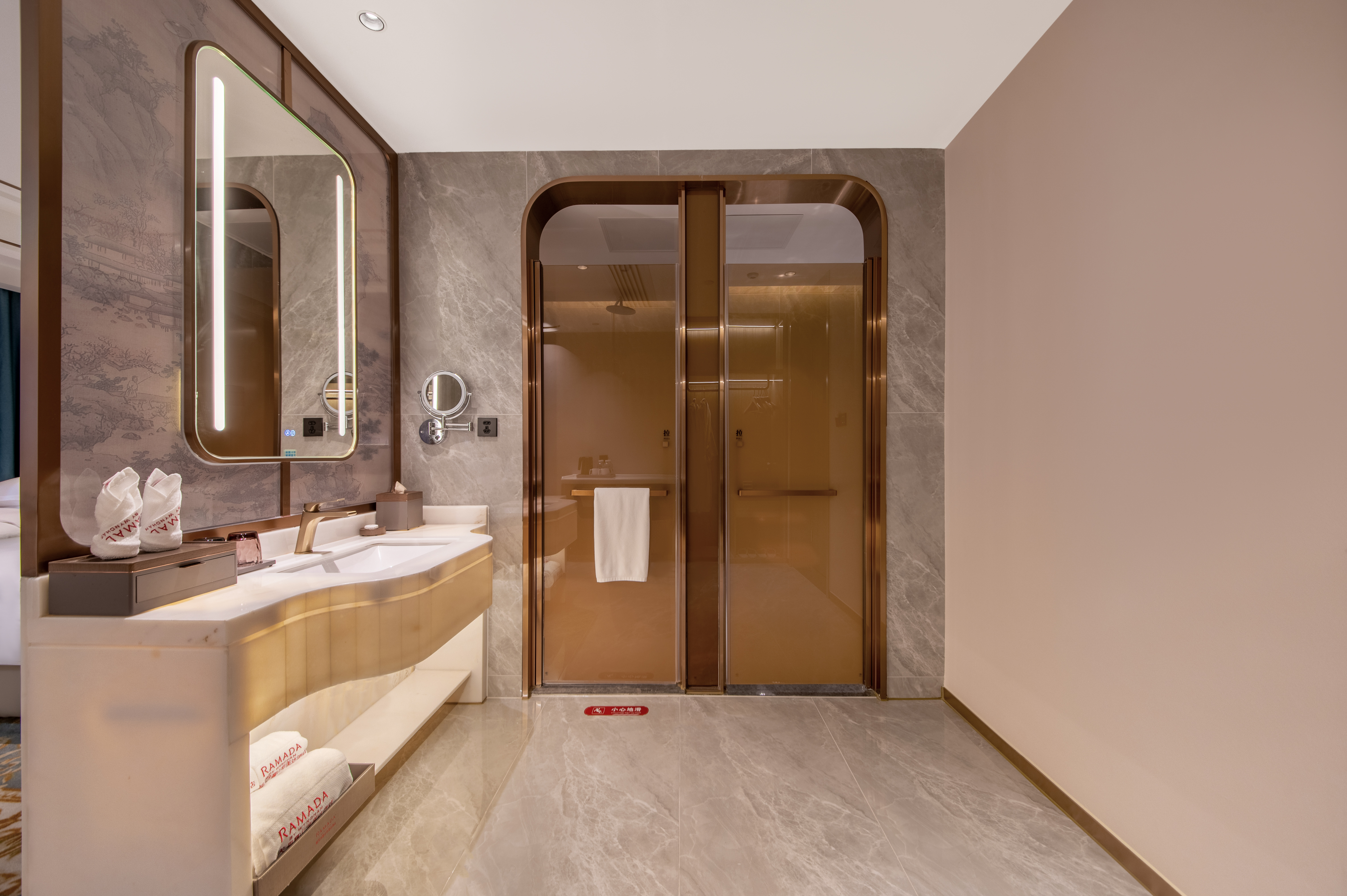 豪华大床房（智能客控）