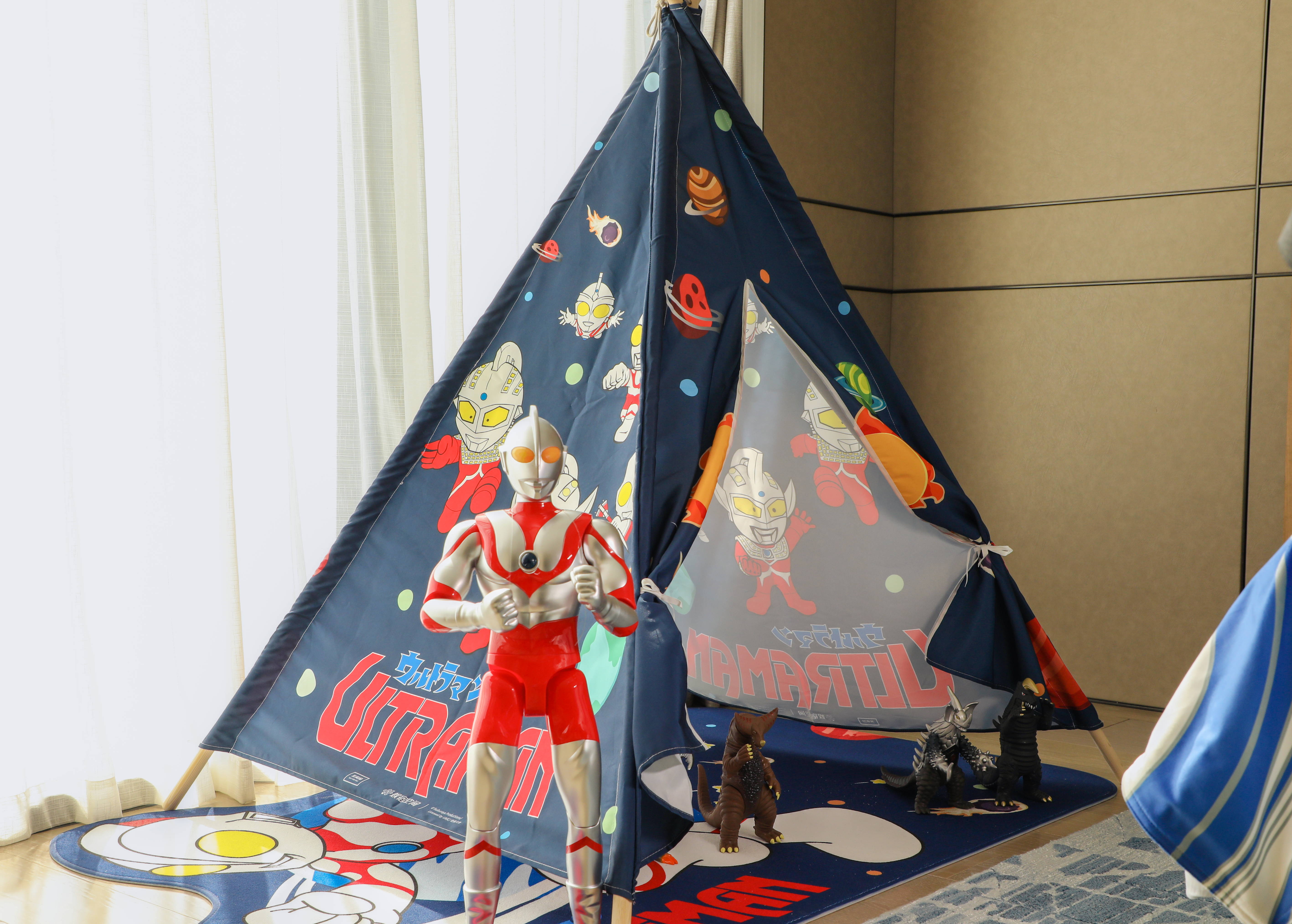 奥特曼亲子大床房