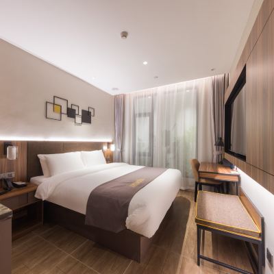 商務大床房A（無窗） 如家精選飯店（北京東直門地鐵機場快軌站店）優惠