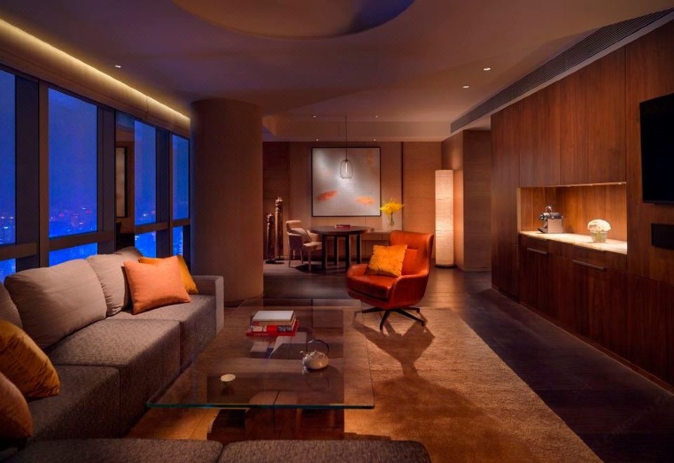 柏悦江景豪华套房（大床）