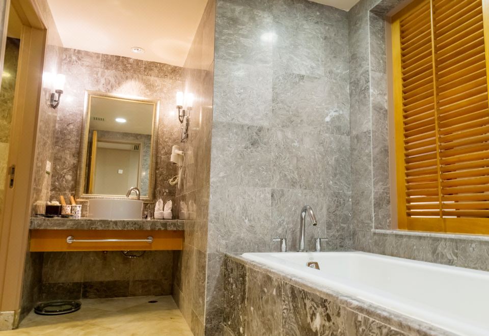 地中海溫泉別墅四房（含私家湯池）