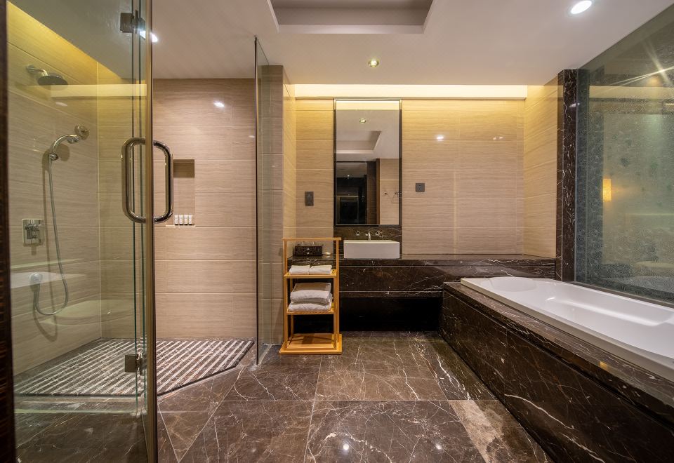 Executive Queen Room (Bathtub)