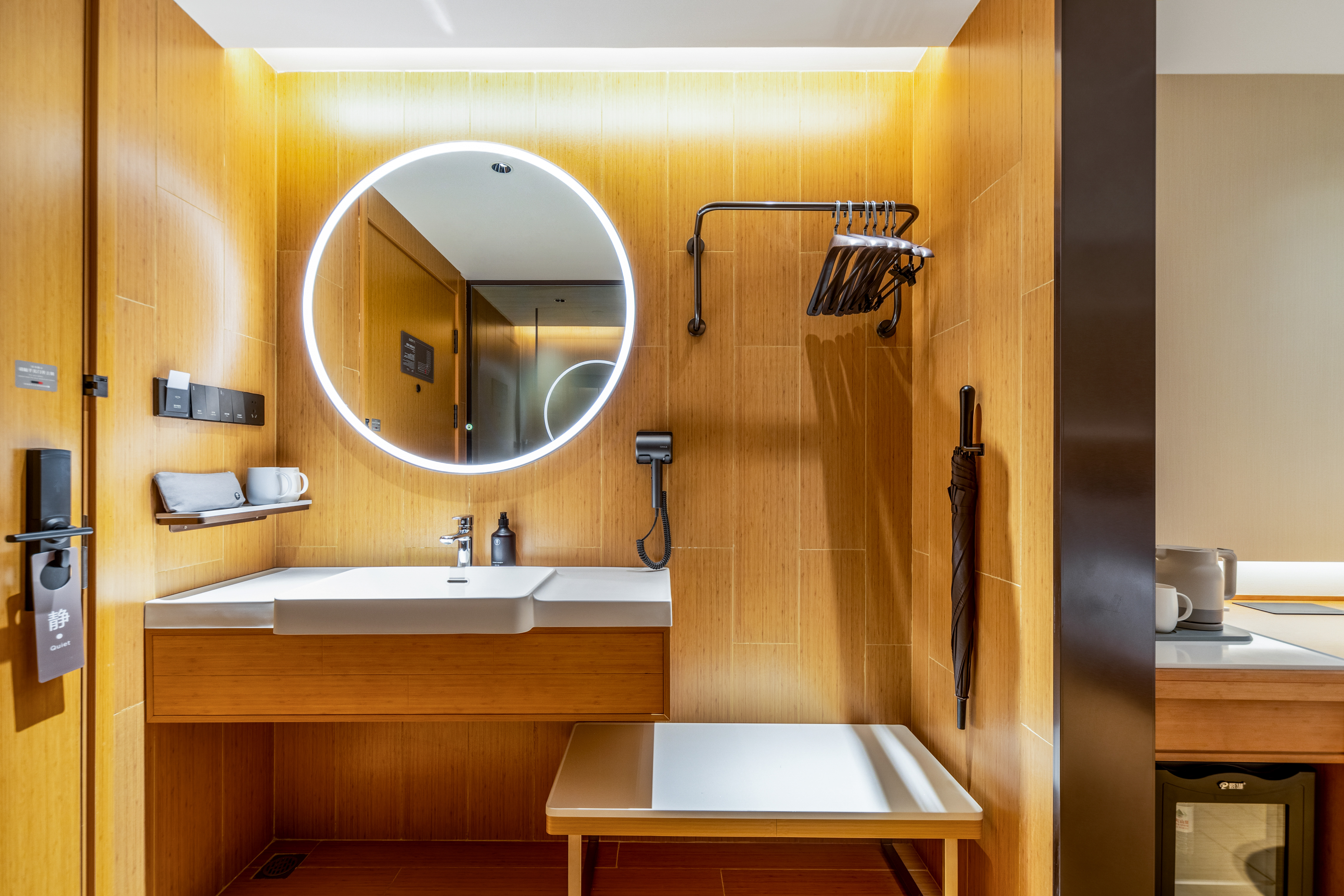 商务双床房（加湿器+65寸投屏电视+小冰箱+深睡枕）