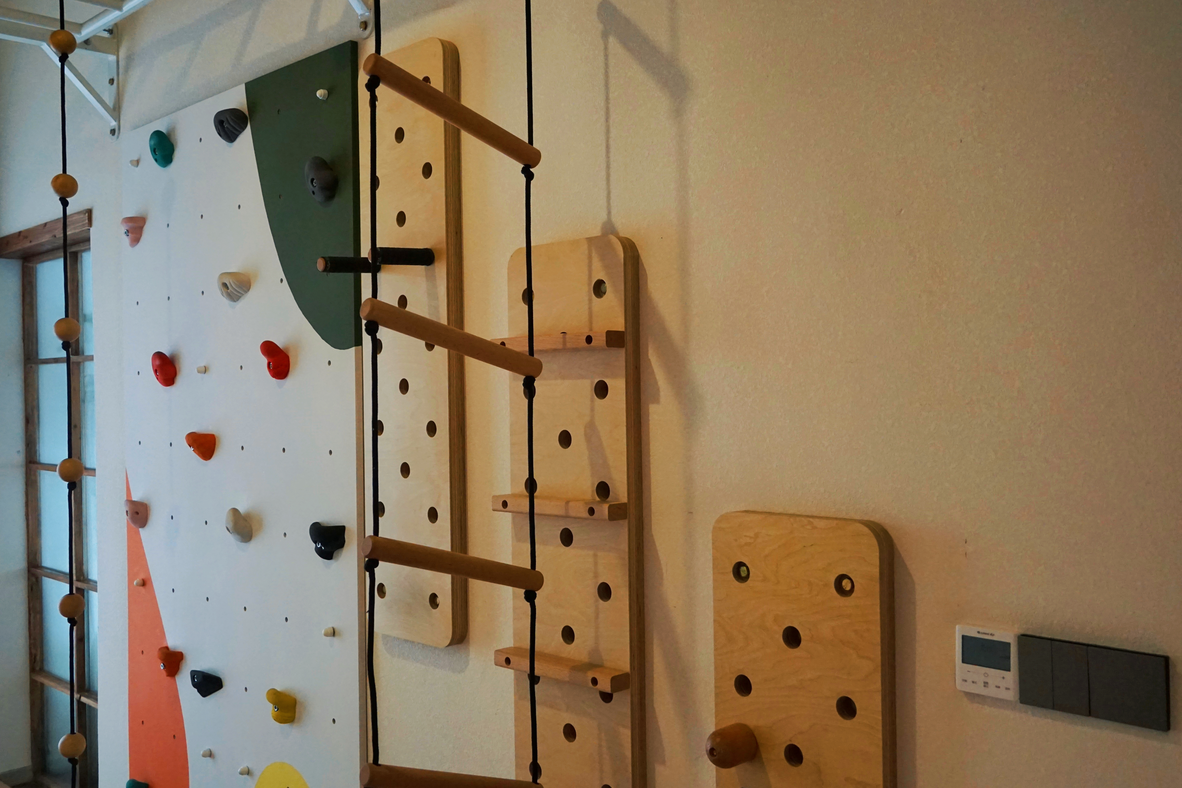 丘壠-攀岩亲子主题房