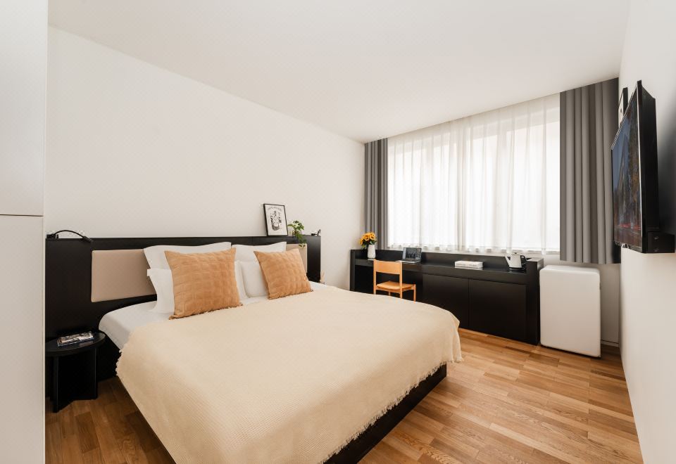 标准单间居室（有窗+小冰箱）