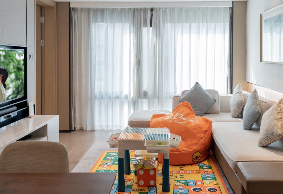 B.DUCK两房主题套房