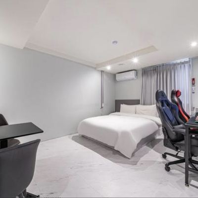 Top-Spec Couple PC Room, 65-Inch TV, Double Room 萊尼思飯店優惠