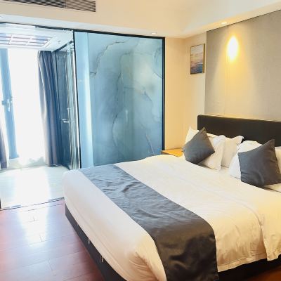 陽光商務大床房【室外花園+記憶枕+公區自助洗衣房】 深圳凱諾雅飯店（寶安國際機場T3航廈固戍地鐵站店）優惠