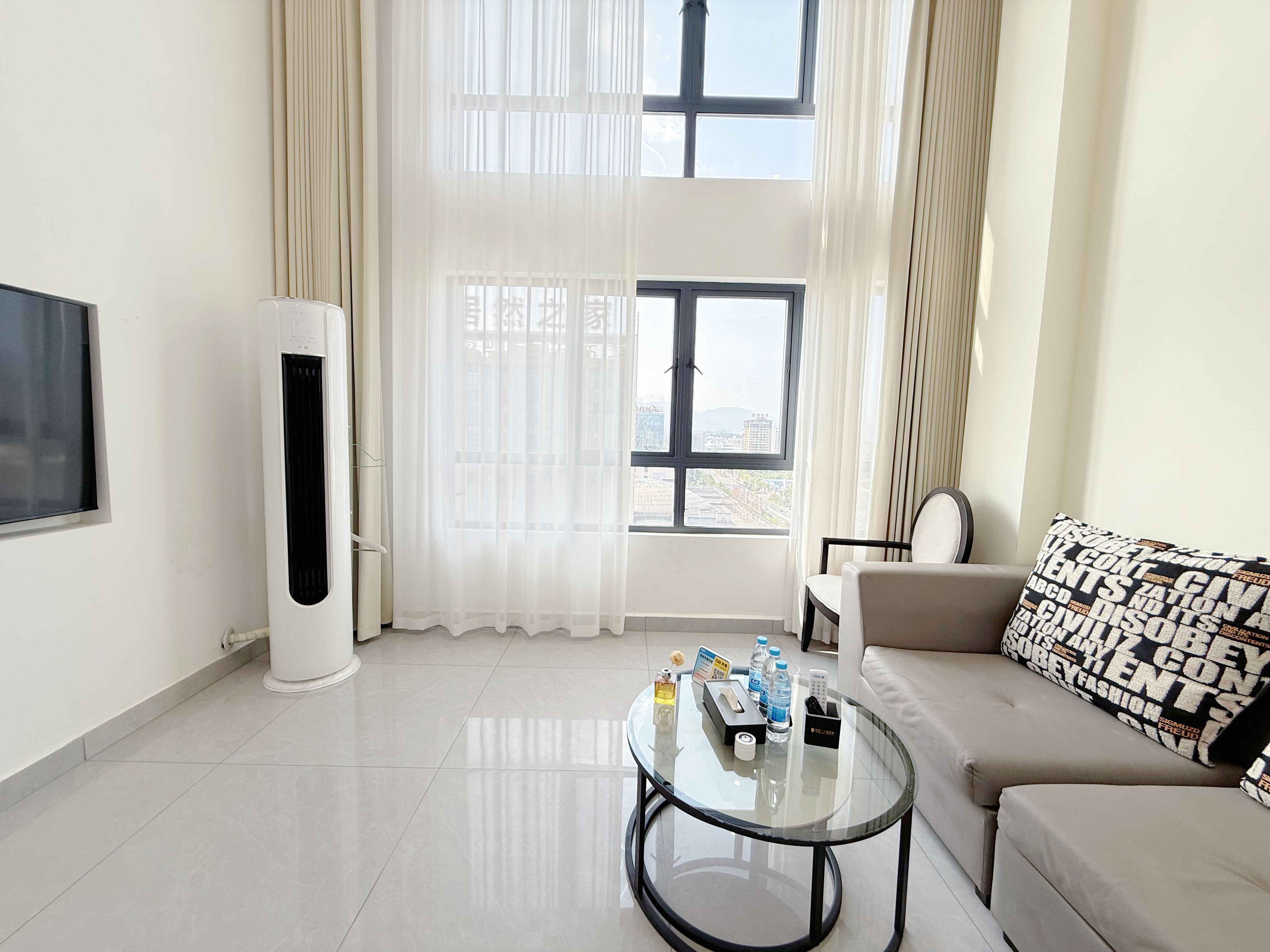 LOFT标间∣两衞∣客厅∣半自能马桶