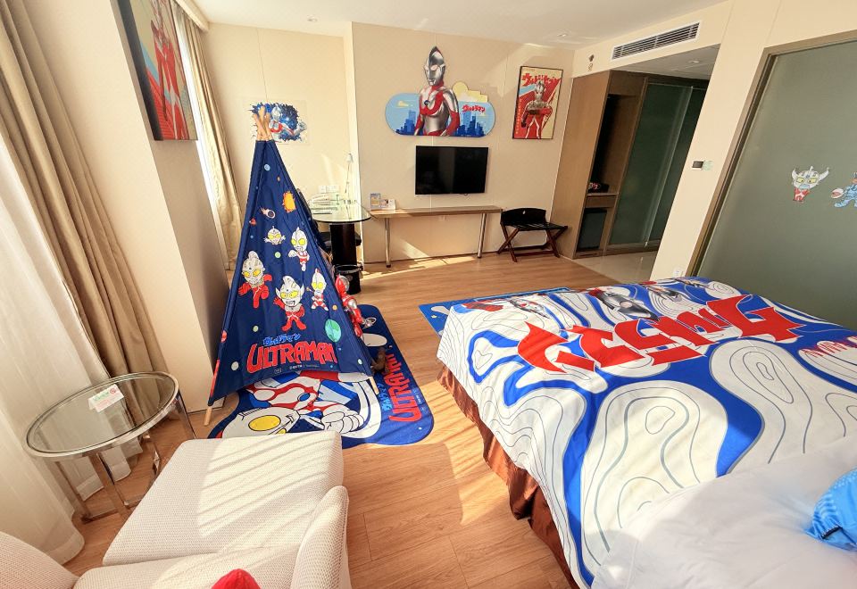 奥特曼亲子主题大床房