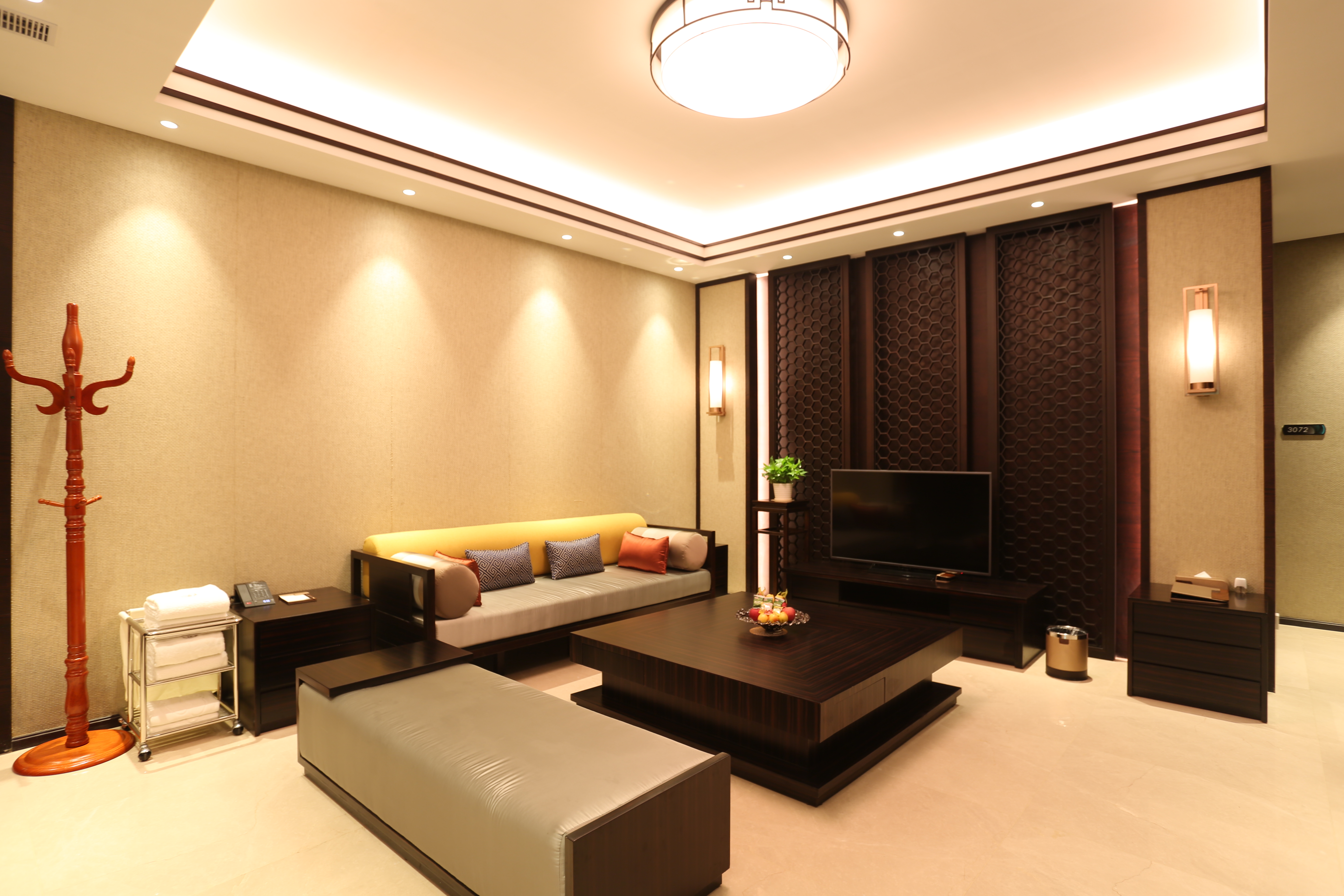 伴山别墅八房V8-私家泡池-麻将房-实木会客台-3个客厅