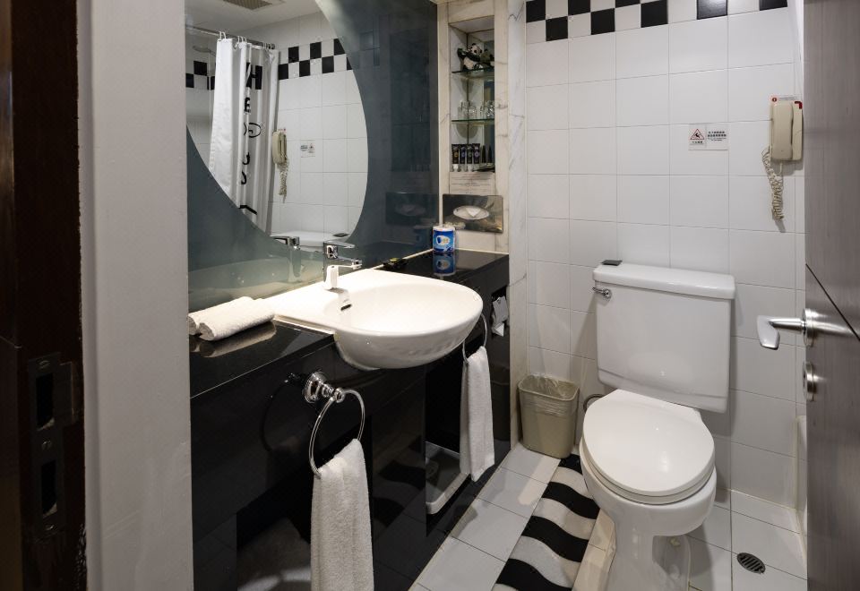 Beijing Xinqiao HotelEconomy Room With Twin Beds (No Window)