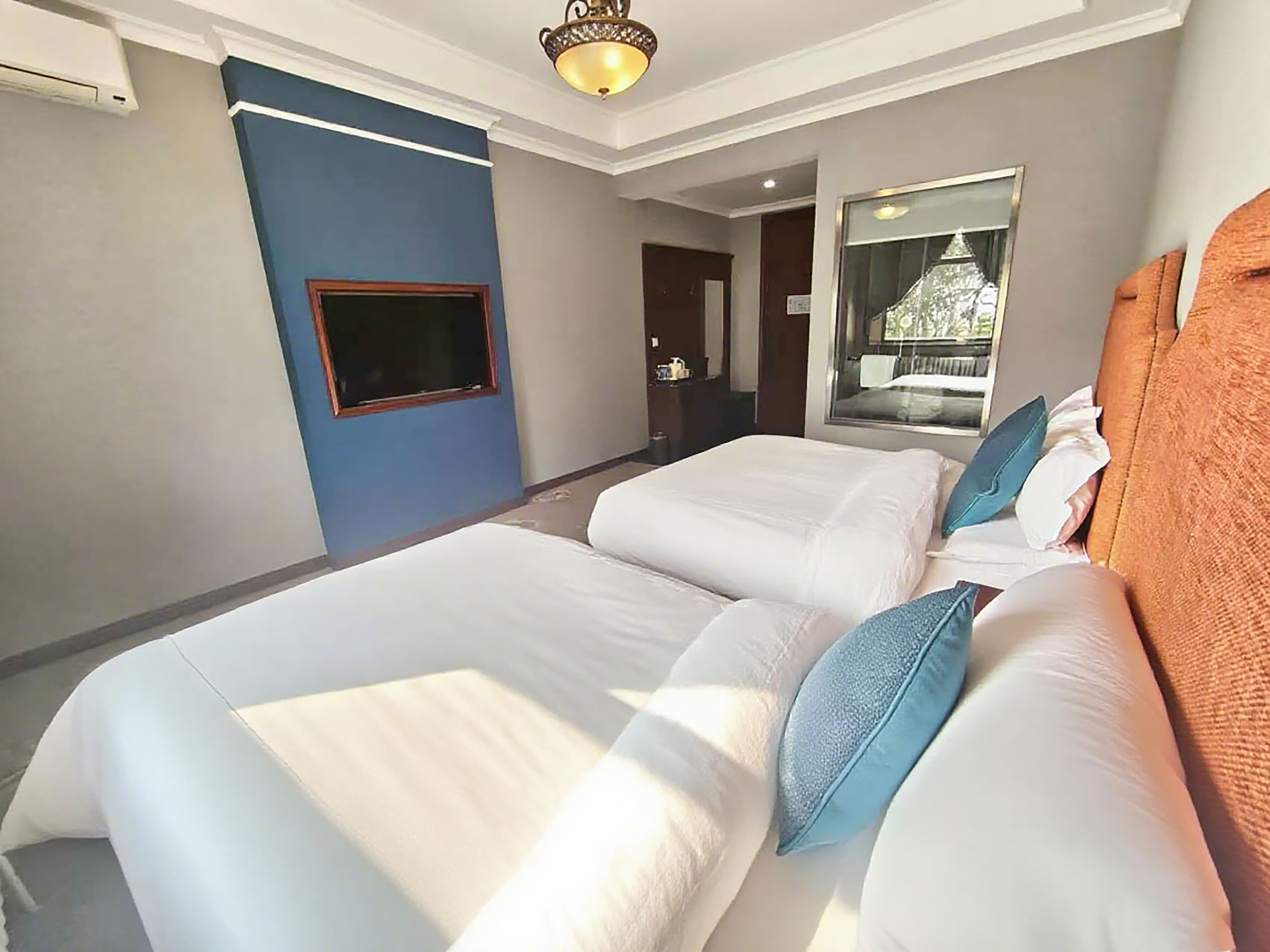 林间墅观景家庭房