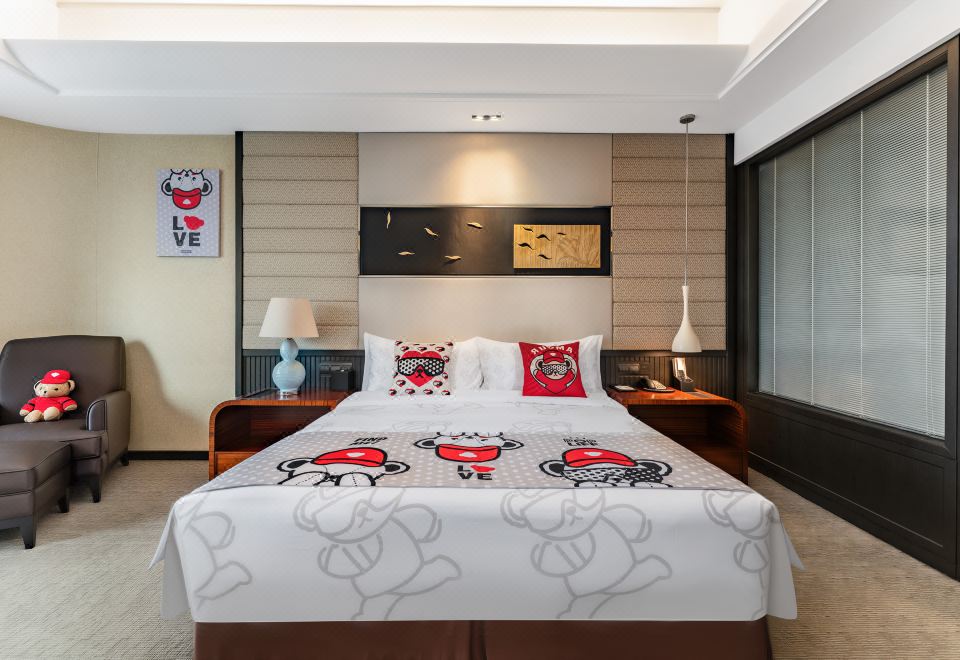 泰迪珍藏豪华湖景大床房