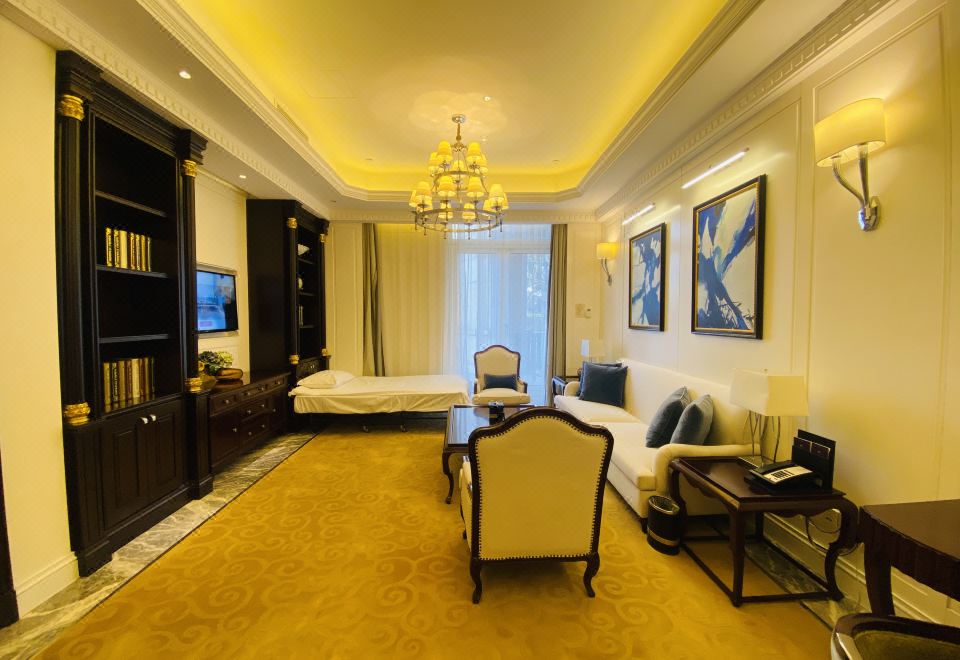 加床园景家庭阳台套房