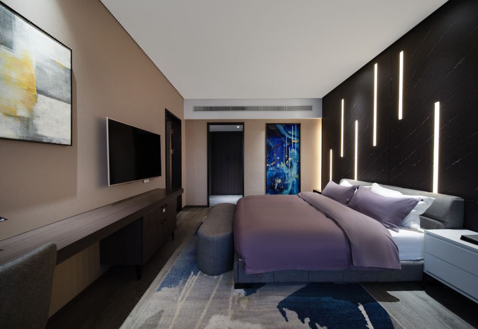 Light Luxury Exclusive Suite (Double Vanity-Smart Guest Control)