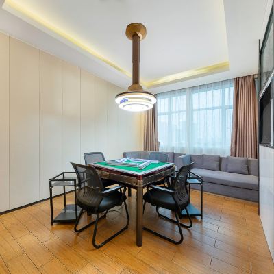 豪華套房【獨立客廳+長沙發+迷你冰箱+空氣凈化器】 麗楓酒店（中山沙溪星寶時代廣場店）優惠