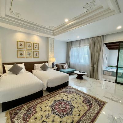 Grand Deluxe Room With Jacuzzi