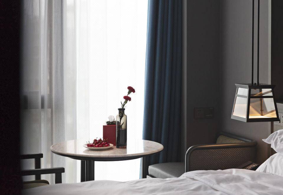 庐舍园景大床房