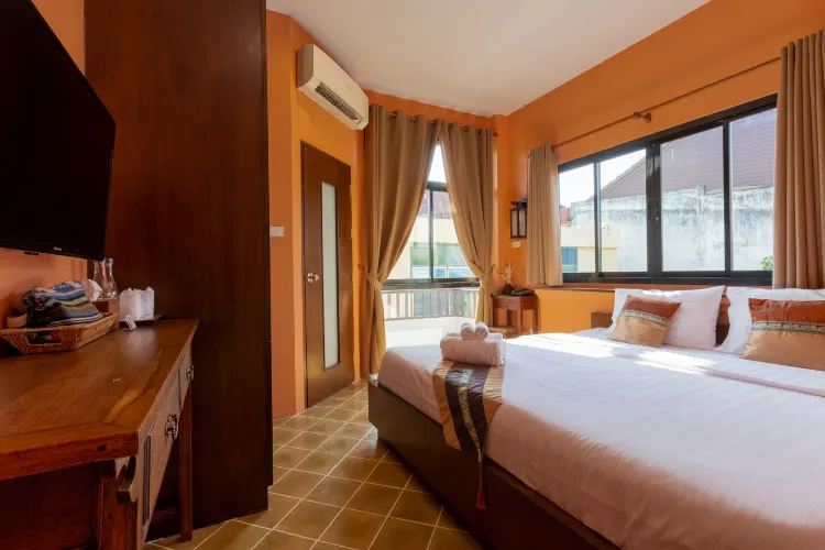 ห้องดีลักซ์ เตียงใหญ่ 1 เตียง