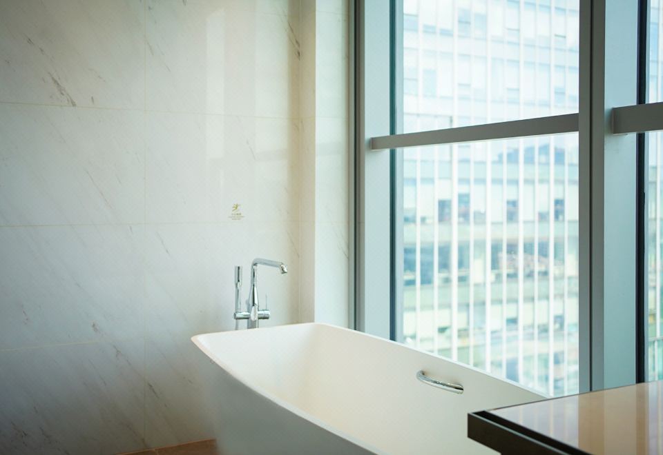 尊贵豪华大床房-开阔视野纵享城市景观