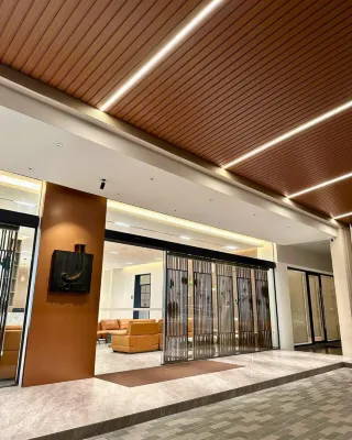 J Hotel Ξενοδοχεία στην πόλη 