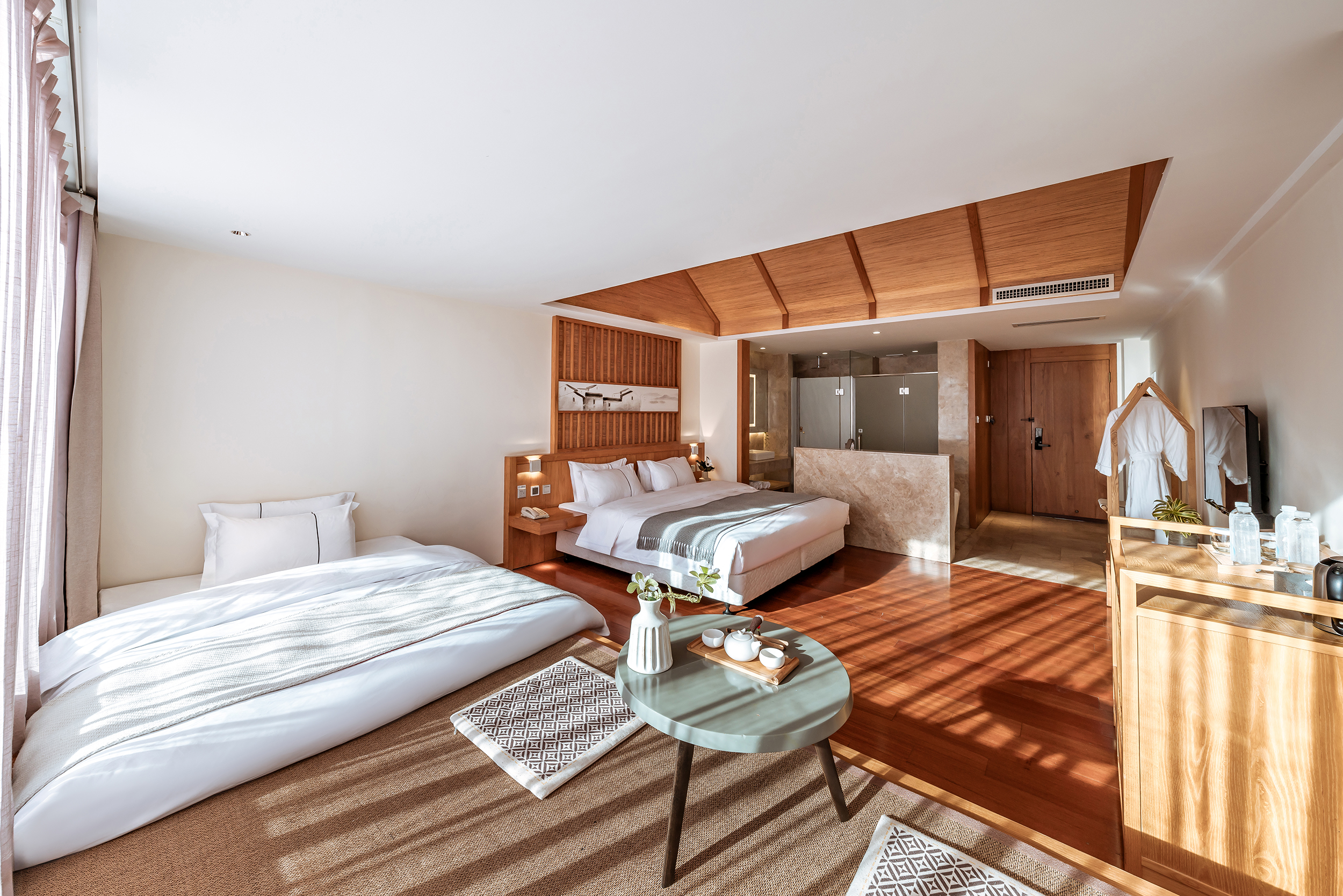 樱花·阳光风情榻榻米房【 KOHLER衞浴 / 舒享深泡浴缸 / 丝涟深睡床垫 / 双人超大榻榻米 / MINI吧 畅饮】