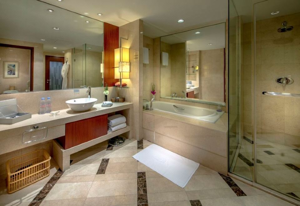 Kuntai Royal Hotel BeijingExecutive Family Room